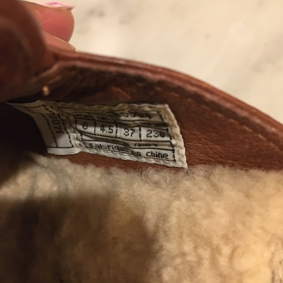 UGG Clogs - Picture 2 of 5